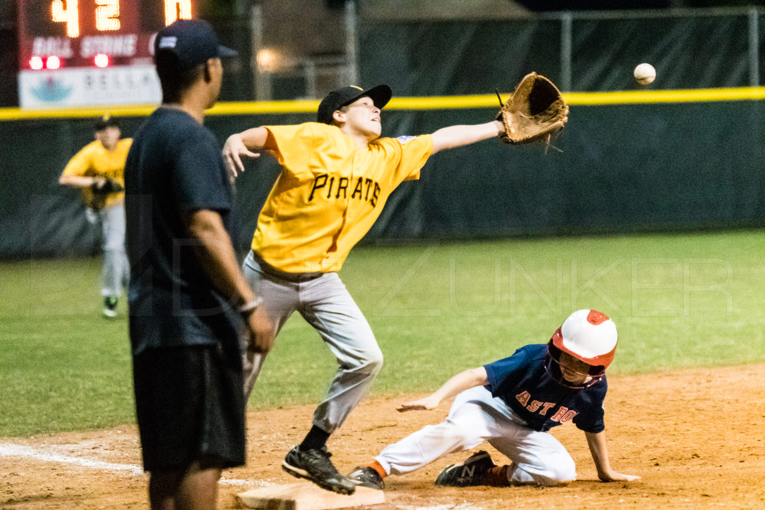 Bellaire Little League TBall Red Sox Blue Jays 20180407 • Dee Zunker  Photography