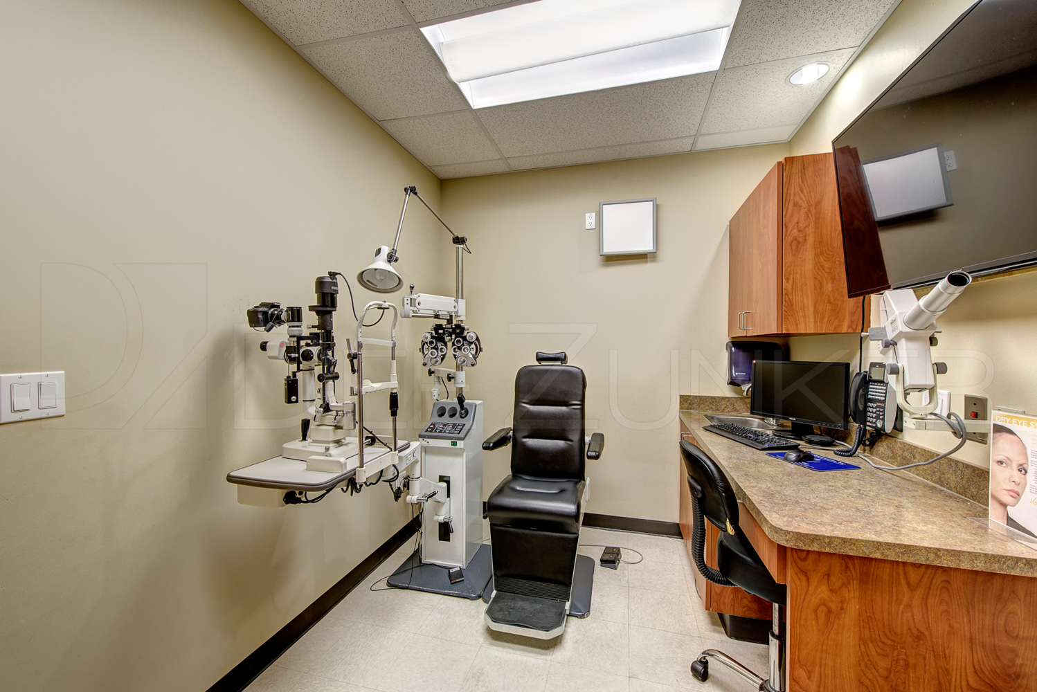 Houston Eye Doctor • Dee Zunker Photography