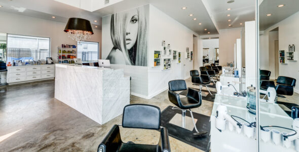 Upper Hand Salon – Hyde Park